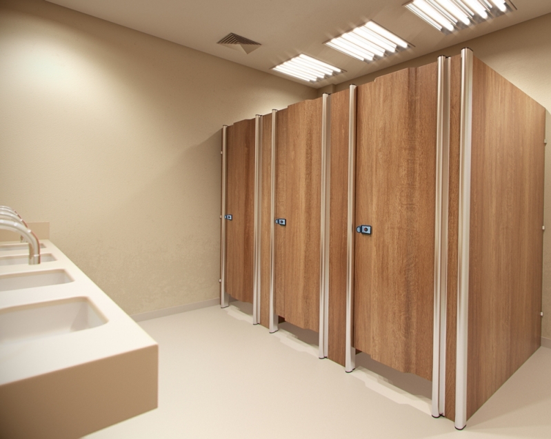 Divisórias sanitárias